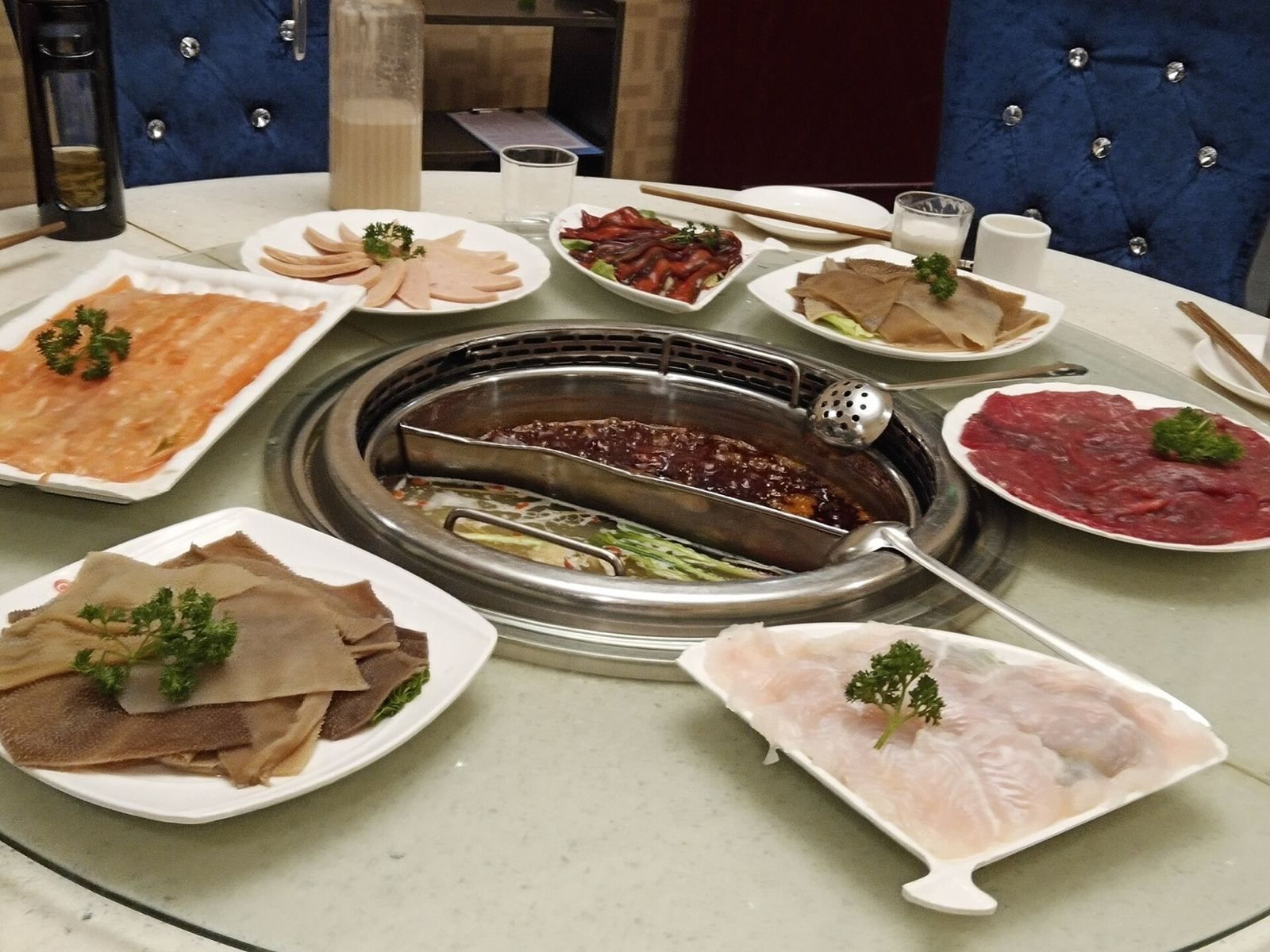 Sichuan hotpot the Chengdu way, with a night walk in Jinli