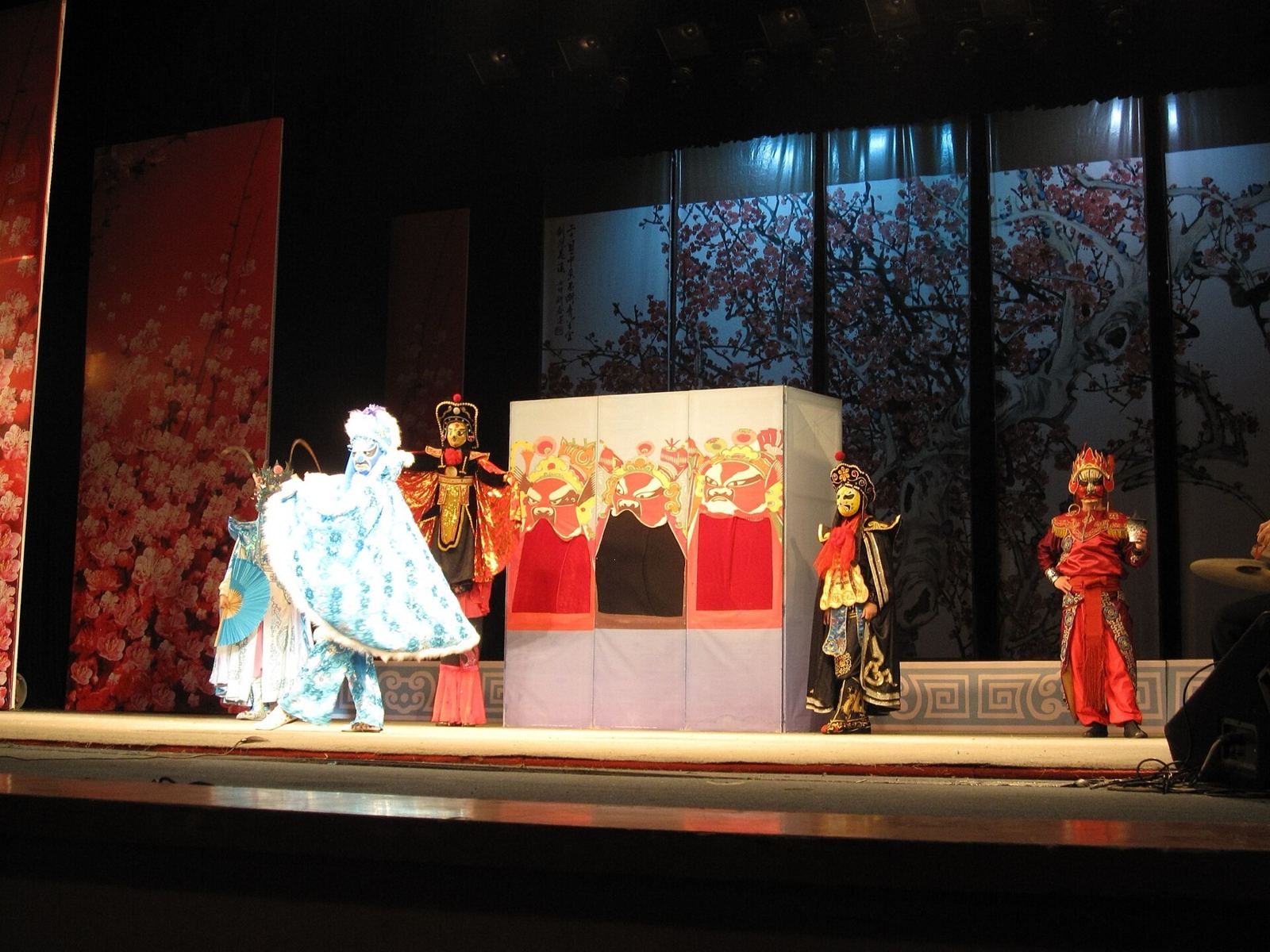Chengdu like a local: People's Park tea house, Kuanzhai lanes and Sichuan opera