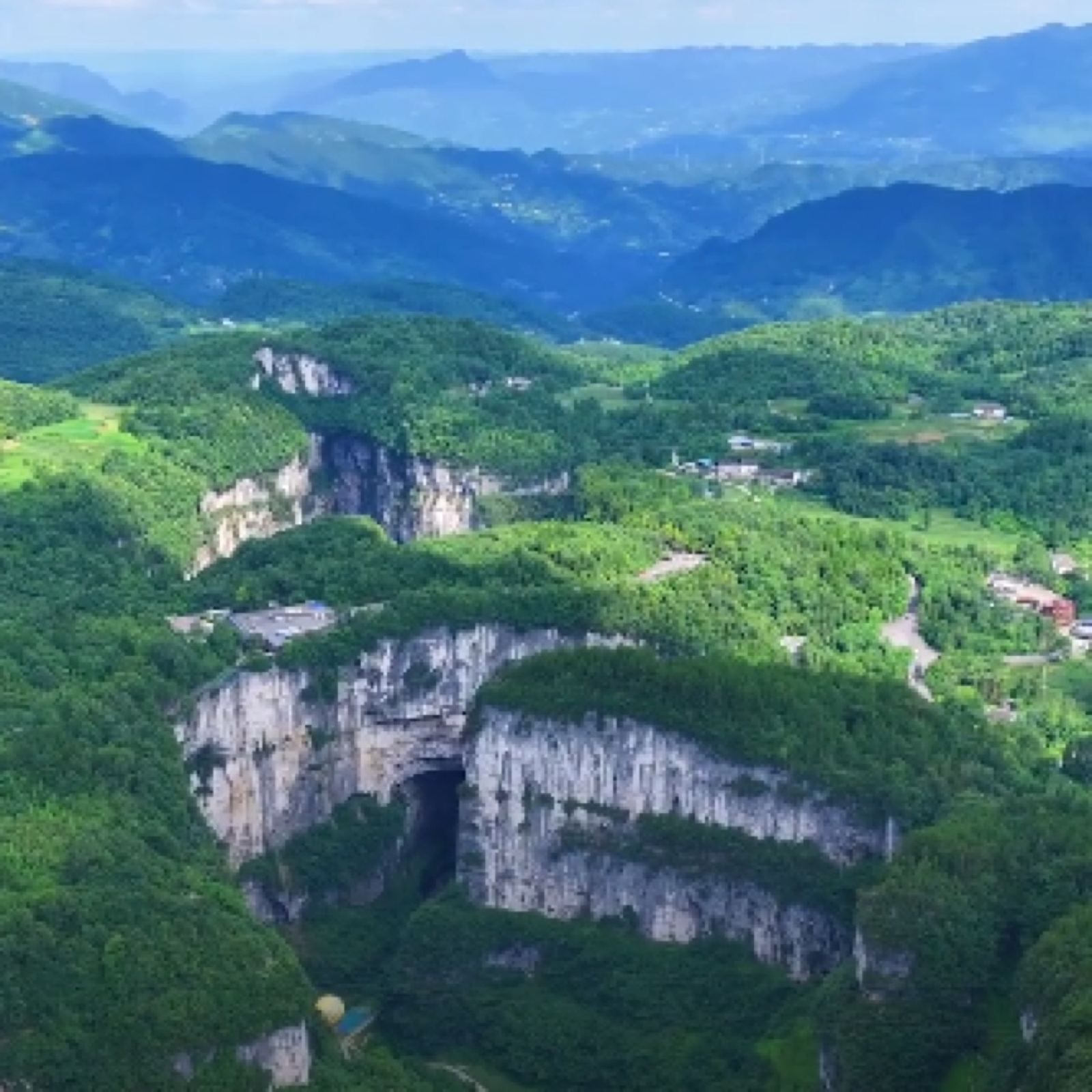 Wulong Three Natural Bridges and Longshui Gorge day trip with private car